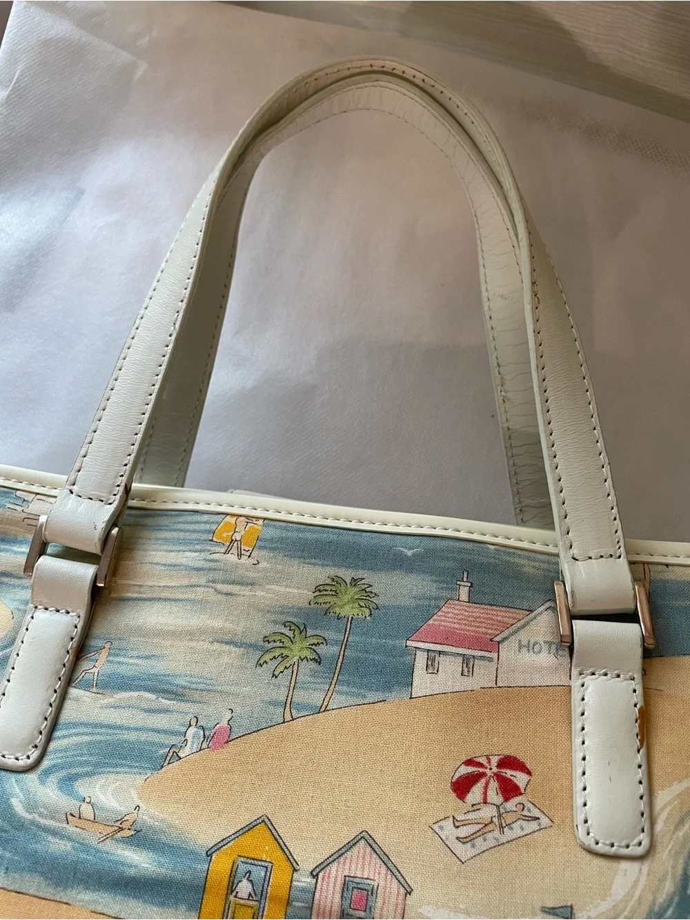 Fossil Canvas Beach Print Tote in Cream, Blue, Red - Picture 10 of 10